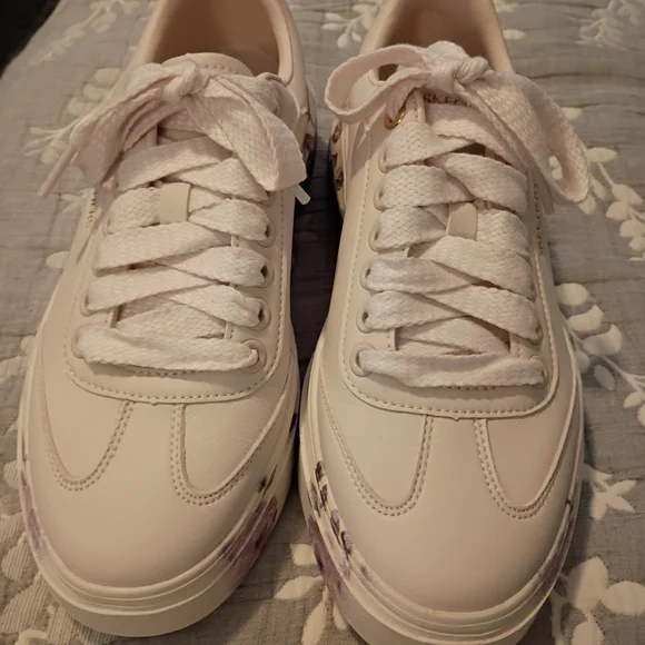 Skechers Women's White Sneakers With Purple Flowers - Picture 1 of 3